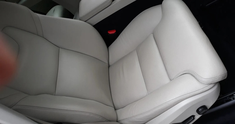 Volvo XC 60 cena 149990 przebieg: 79600, rok produkcji 2018 z Radzymin małe 497